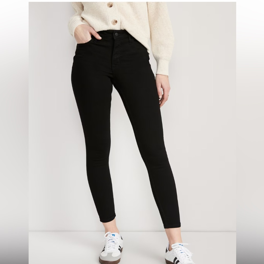 Old Navy High Rise Rockstar Super Skinny Jeans